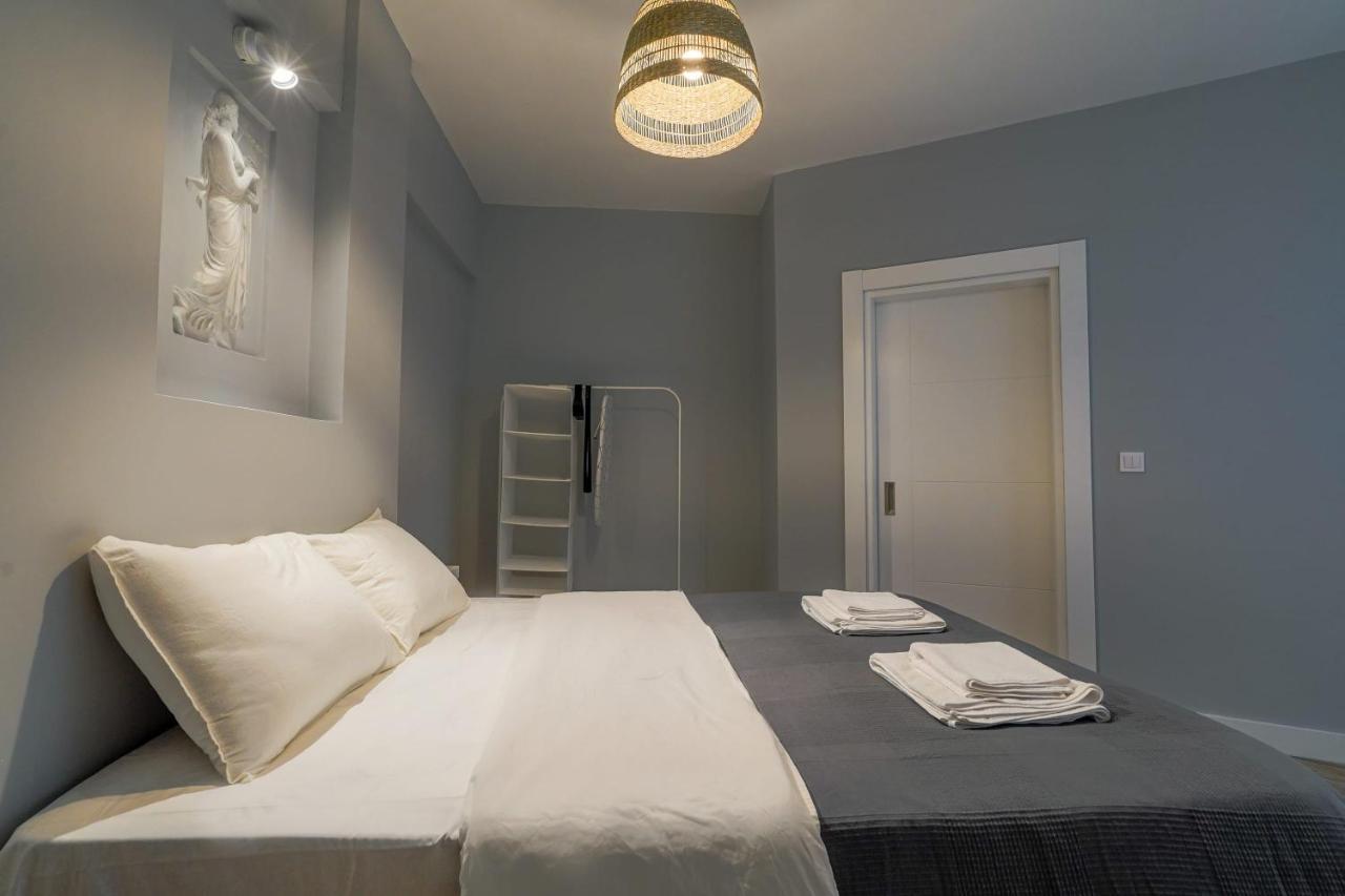 Flat Near In Muratpasa Apartment