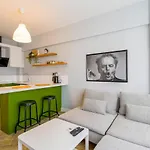 Central Flat Near Beach In Muratpasa Antalya
