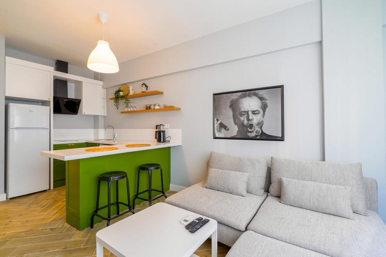 Flat Near In Muratpasa Daire